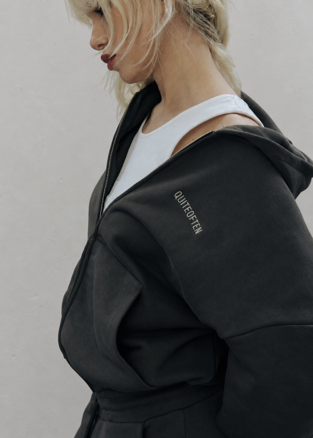 KHAKI UNIFORM ZIP HOODIE