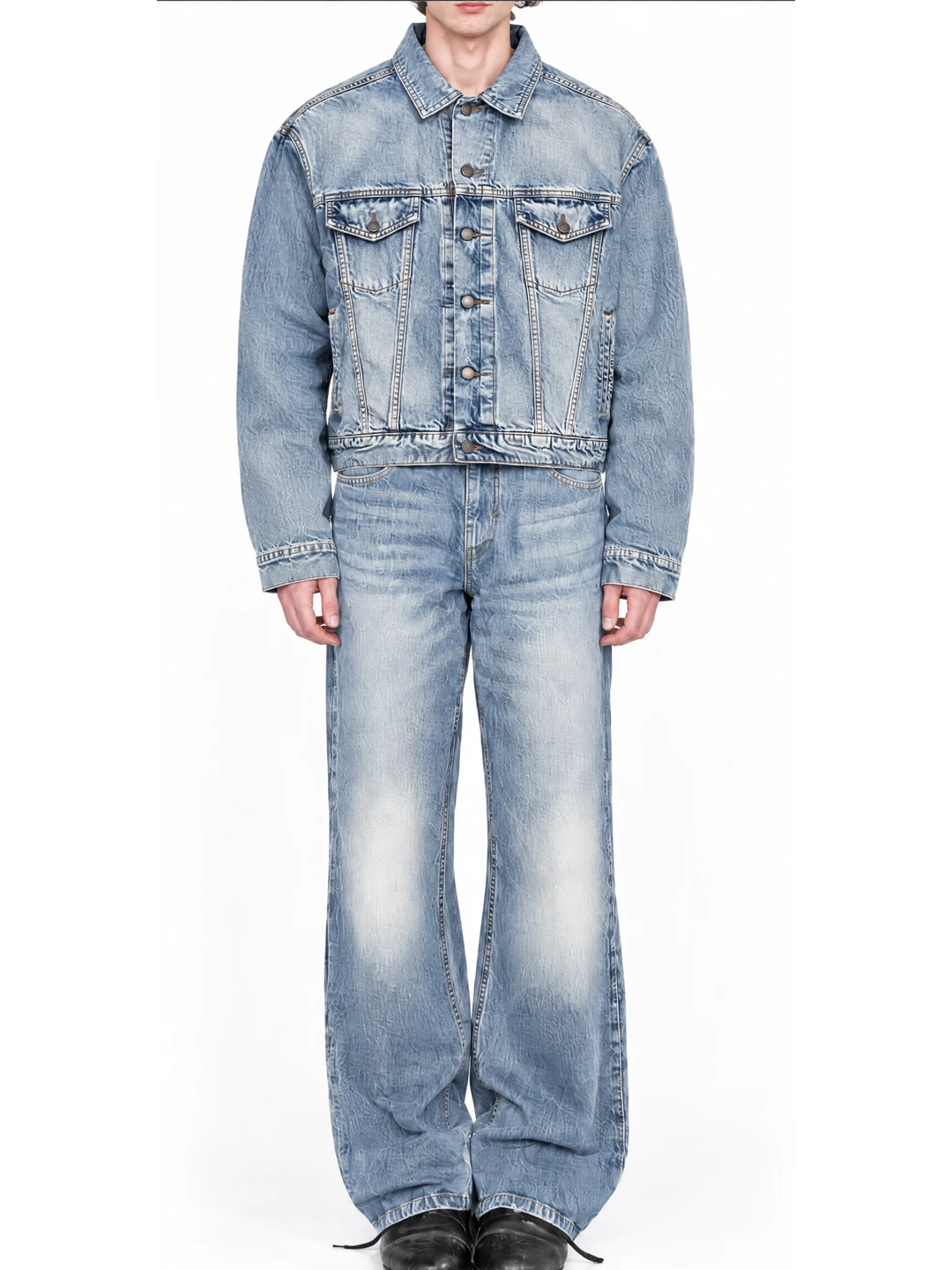 LIGHT WASH DENIM JACKET