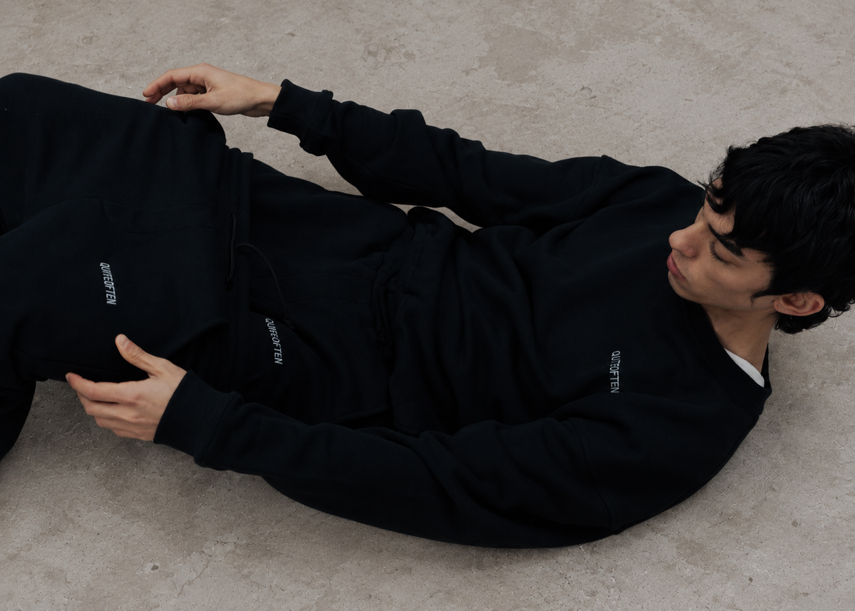 BLACK UNIFORM CREWNECK
