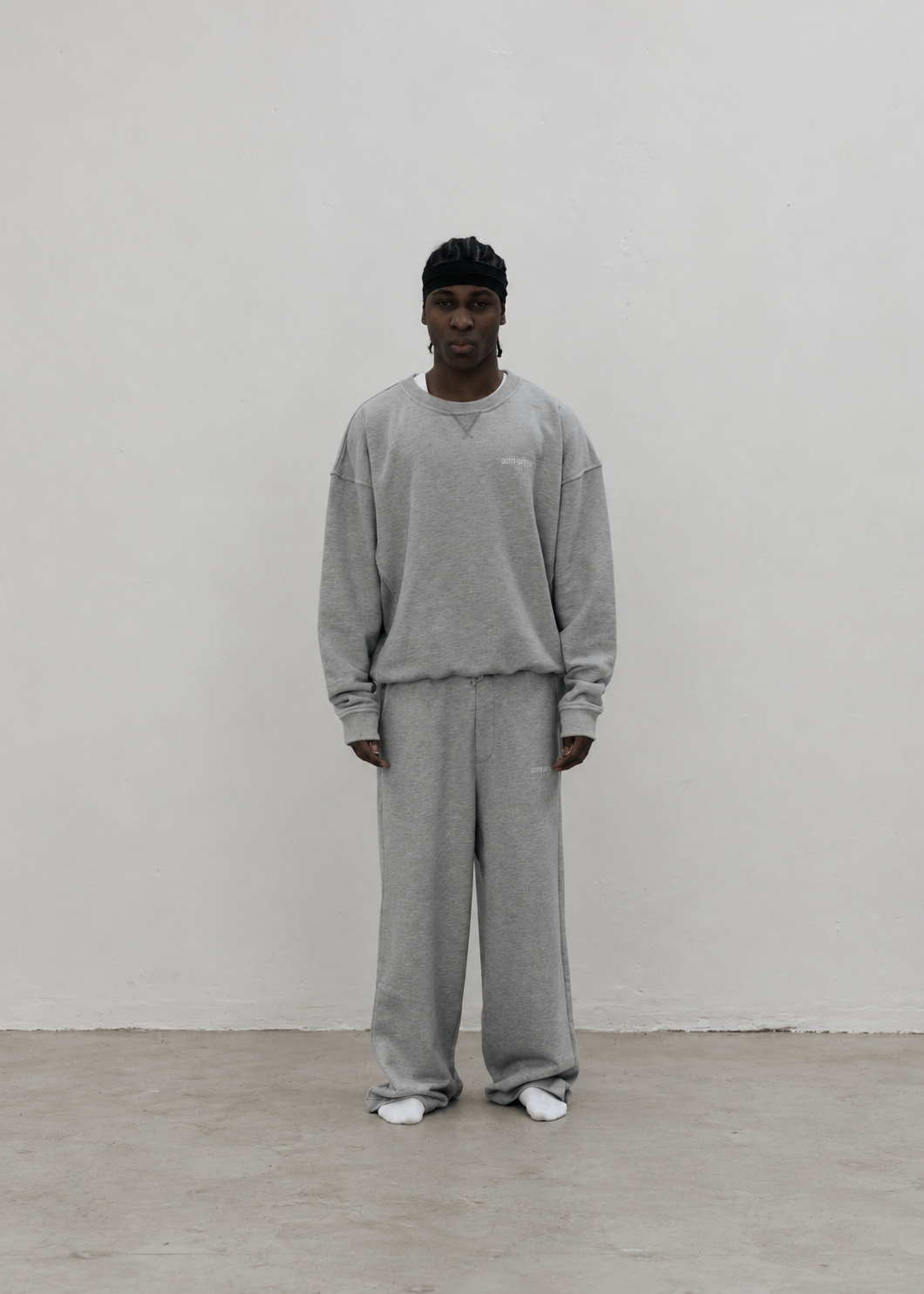 GREY UNIFORM CREWNECK