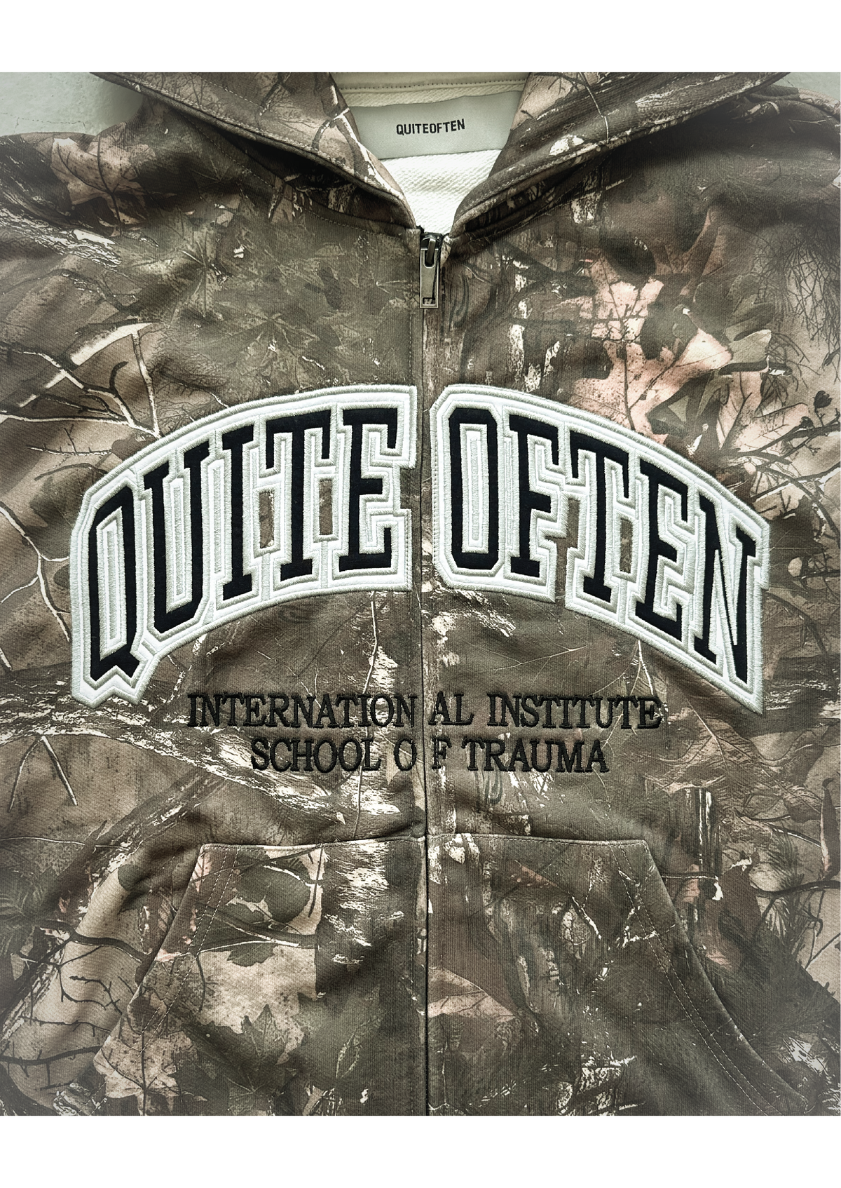 CAMO COLLEGE ZIP HOODIE