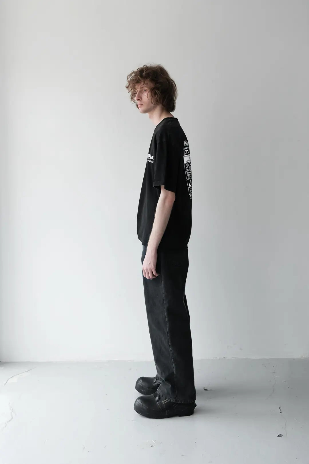 BATTERY TEE BLACK