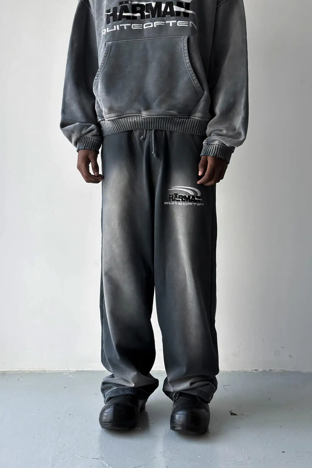 HÄRMAN QUITEOFTEN SWEATPANTS GREY