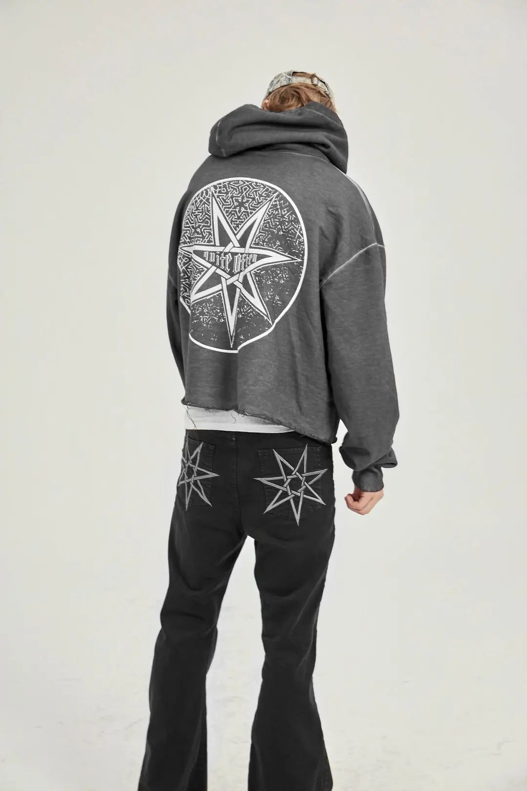SEVEN POINT STAR HOODIE
